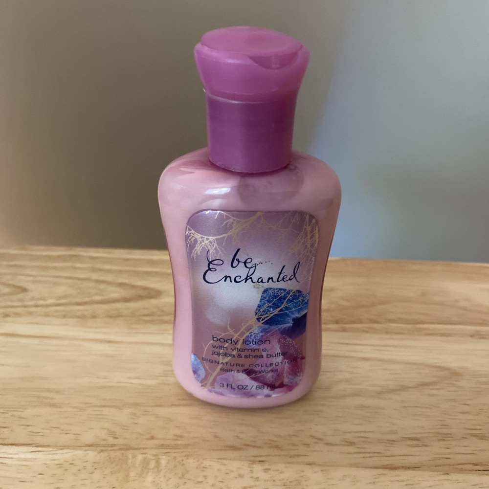 NEW SIGNATURE COLLECTION BATH AND BODY WORKS BE ENCHANTED 3 FL OZ LOTION